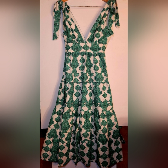 House of Harlow 1960 Dresses & Skirts - NWT! House of Harlow 1960 x revolve tiered emerald Green maxi sundress
